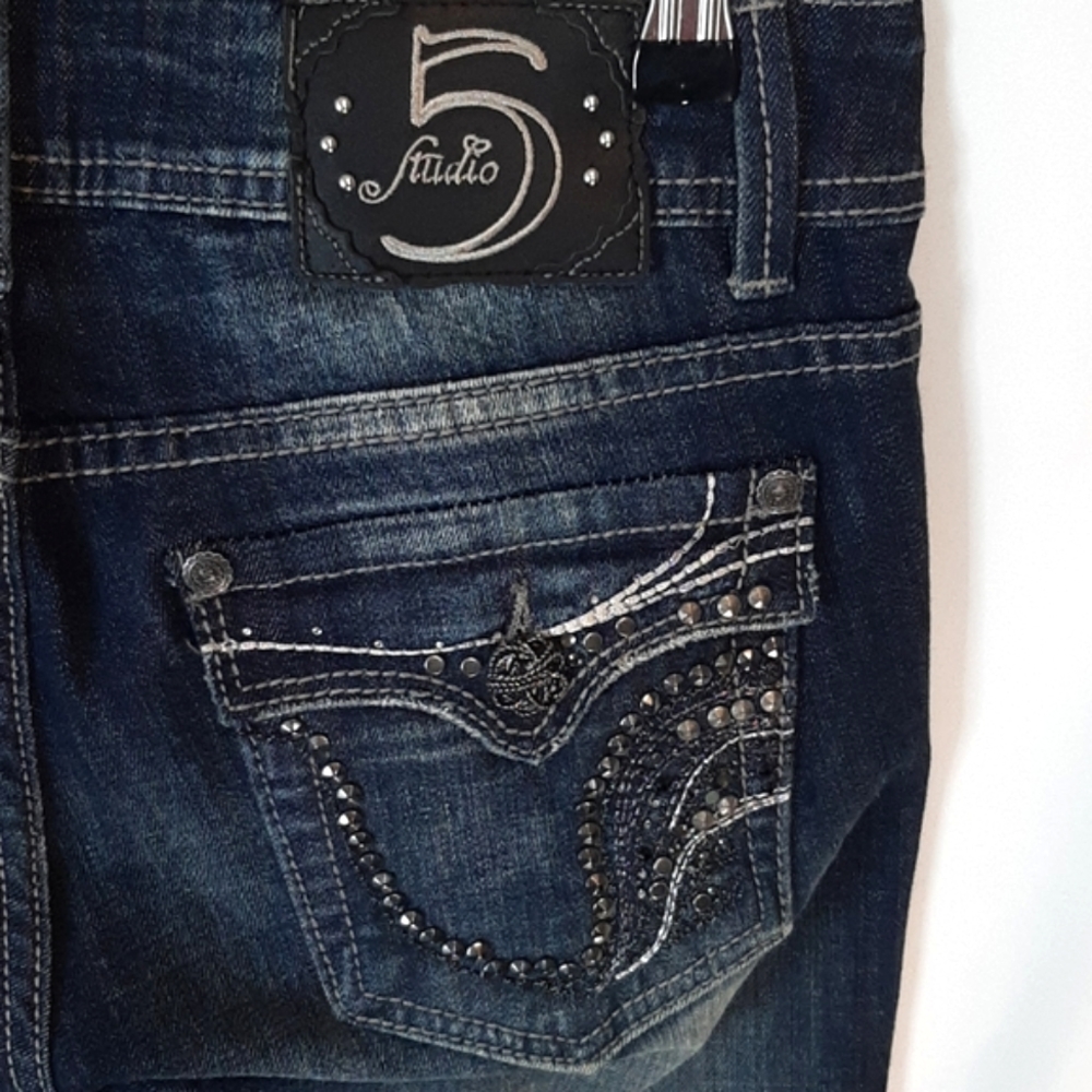 Studio 5 size 28 boot cut embellished jeans measurements in pic